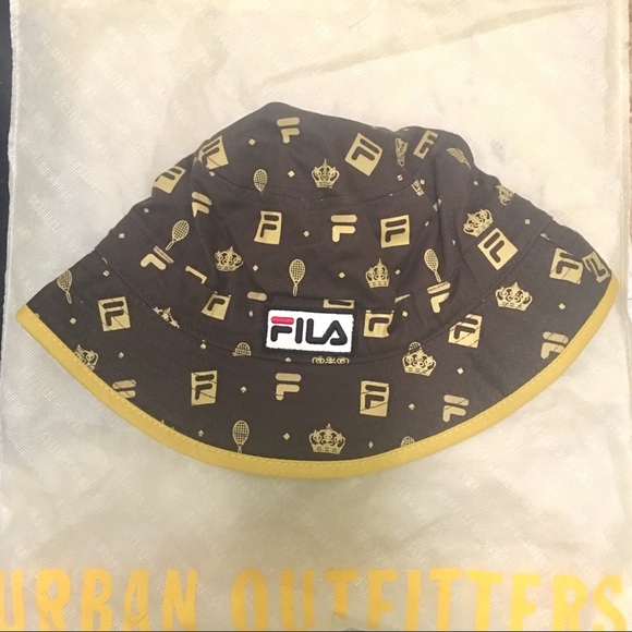 urban outfitters fila bucket hat
